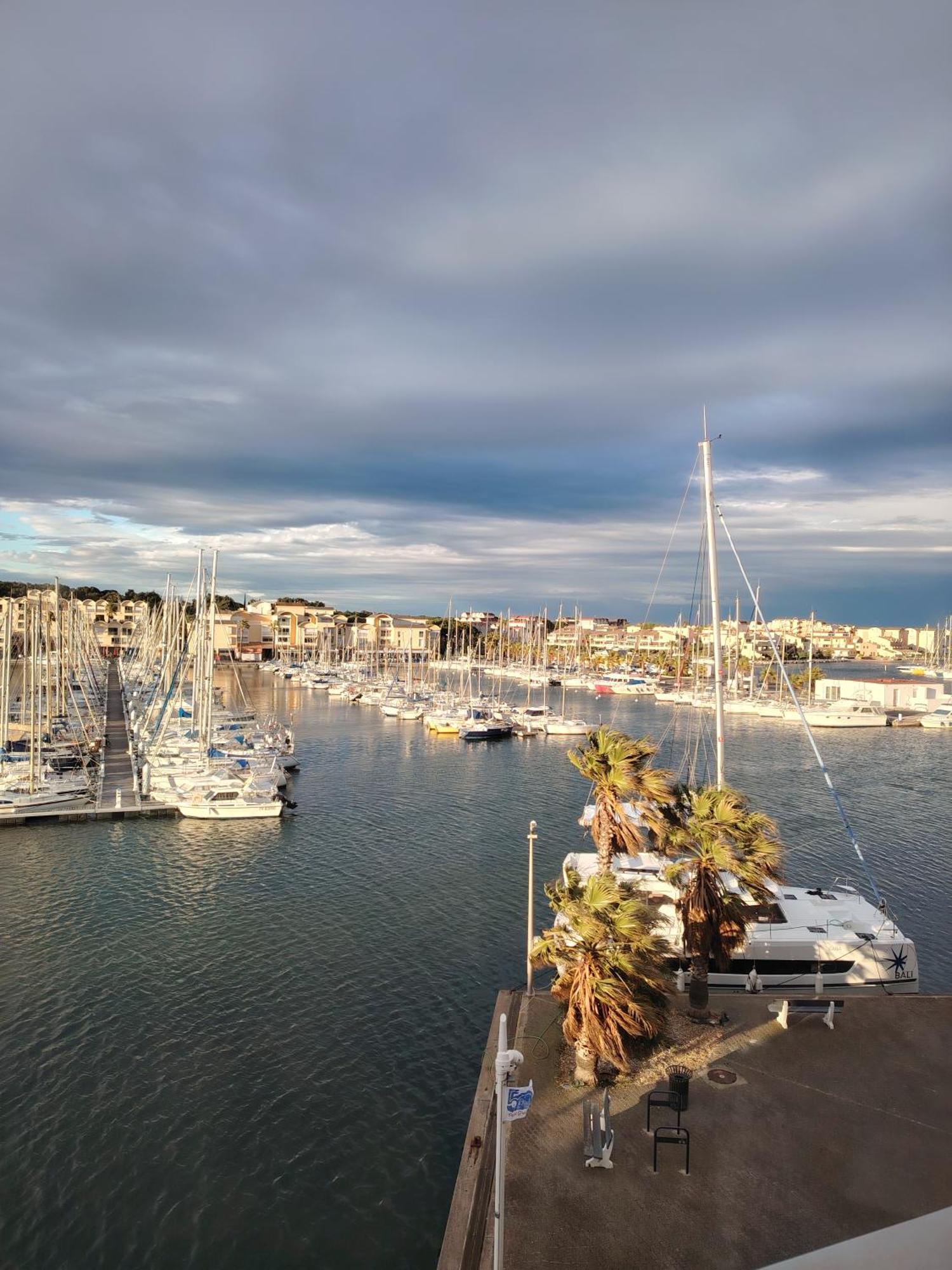 Port Panoramique Apartment Gruissan Exterior photo